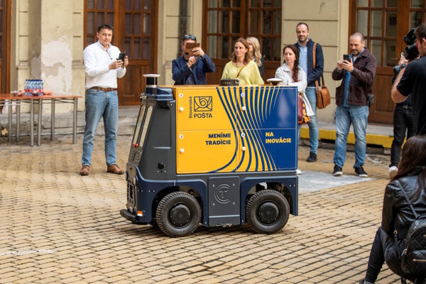 Autonómne vozidlo od francúzskej firmy TwinswHeel bude jazdiť aj v Bratislave.