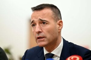 Minister školstva Tomáš Drucker predstavil súbor opatrení, ktoré posilňujú ochranu žiakov aj učiteľov a zvyšujú bezpečnosť v školách.