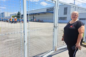 Petronela prišla svoje bývalé štrajkujúce kolegyne podporiť.