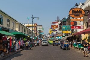 Ulica Khao San v Bangkoku.