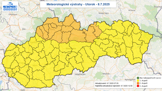 Počasie môže spôsobiť problémy aj v utorok. (zdroj: SHMÚ)