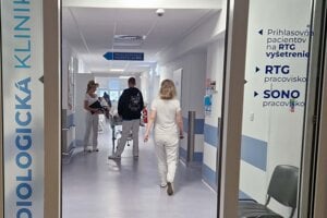 V martinskej nemocnici dlhodobo chýba asi 80 sestier.