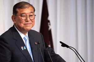 Japonský premiér Šigeru Išiba sa v pondelok 21. júla 2025 zúčastnil na tlačovej konferencii v centrále Liberálnodemokratickej strany (LDP) v Tokiu po tom, čo vládna koalícia premiéra nezískala väčšinu v hornej komore parlamentu počas parlamentných volieb.