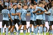 Radosť hráčov Slovana po strelení  gólu 