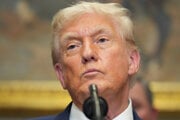 Americký prezident Donald Trump počas brífingu s novinármi.