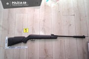 Na muža vystrelila sedemkrát.