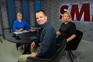 Aréna o Tateovcoch: Viete, či vaše dieťa nesleduje mizogýna z fotky mladých smerákov?