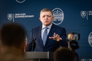 Uráža padlých i trpiacich vojnou. Kyjev kritizuje Ficove výroky o Ukrajine