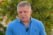 Premiér Robert Fico sa prihovára občanom Slovenska z Jadranu.