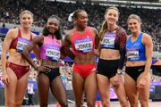 Emma Zapletalová (vľavo) počas mítingu Diamantovej ligy v Londýne. 