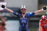 David Gaudu vyhráva tretiu etapu na pretekoch Vuelta a Espana 2025.