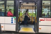 V autobuse by mal byť len jeden kočík.