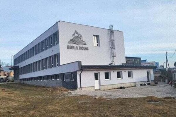 Súkromná spojená škola Biela voda v Kežmarku. 