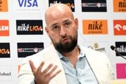 Ivan Kmotrík počas tlačovej konferencie.