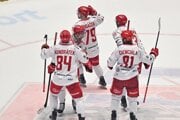 Libor Hudáček oslavuje gól v zápase Pardubice - Třinec. 