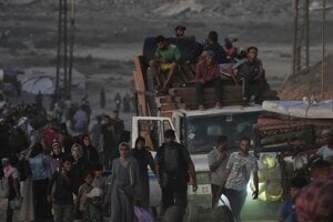 Palestínčania v Nusajráte, v strede pobrežnej palestínskej enklávy.