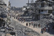 Vysídlení Palestínčania sa vracajú do svojich domovov v Chán Júnise.