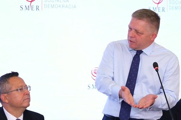 Premiér Fico počas prejavu na pracovnom sneme strany Smer.