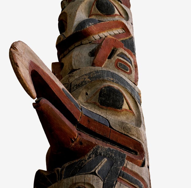 Totem z ostrova Haida Gwaii, ktorý sa predtým volal po kráľovnej Šarlote. (zdroj: Museums Victoria)
