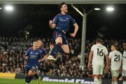 Declan Rice oslavuje so spoluhráčmi gól.