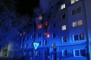Požiar v bytovke vo Valaskej vypukol po výbuchu plynovej fľaše.