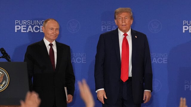 Donald Trump (vpravo) a Vladimir Putin sa naposledy stretli na Aljaške.