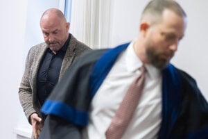 Po 18 mesiacoch pokračuje proces s Norbertom Bödörom, predvolali jedného svedka