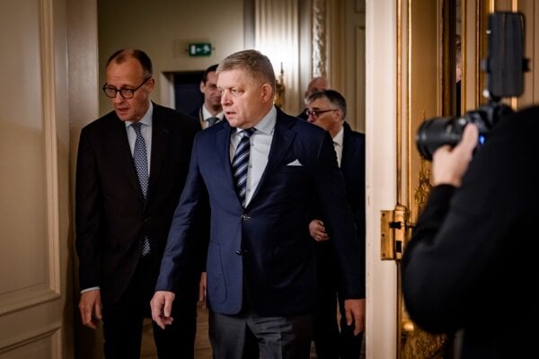 Premiér Robert Fico a nemecký kancelár Friedrich Merz.