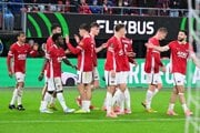 Futbalisti Alkmaaru sa tešia z úvodného gólu počas zápasu 2. kola ligovej fázy Konferenčnej ligy AZ Alkmaar - ŠK Slovan Bratislava.