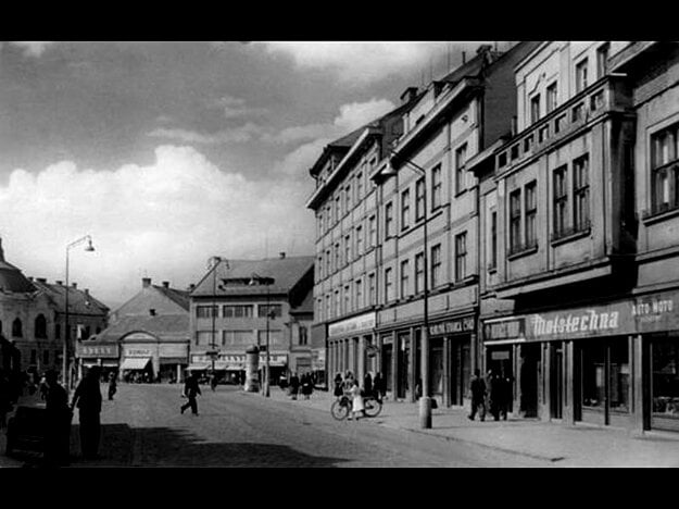 Mnohí spomínajú na Mototechnu a banku na konci ulice. (zdroj: FB/Slovensko na historických fotografiách)