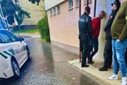 Počas policajnej akcie v Lučenci.
