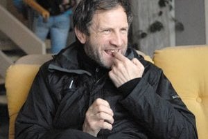 Peter Gombita. Jeho najväčším problémom a neresťou sú vlastné nechty.