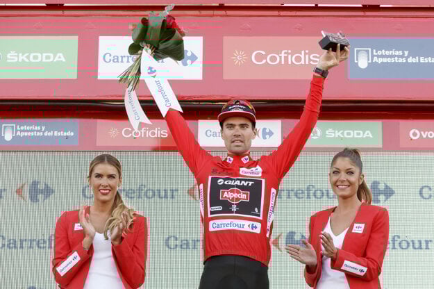 Vlani na Vuelte si Dumoulin obliekol červené tričko vedúceho pretekára ešte po 19. etape.
