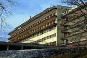 Národný ústav tuberkulózy, pľúcnych chorôb a hrudníkovej chirurgie. Pôsobí vo Vyšných Hágoch.