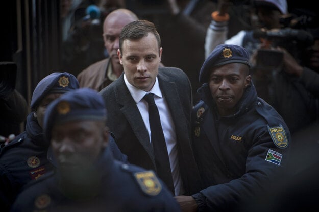 Oscara Pistoriusa odsúdili na šesť rokov.