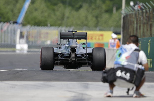 Lewis Hamilton momentálne jazdí vo výbornej forme.