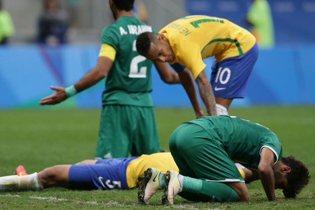 Hráči Iraku sa tešia z remízy proti Brazílii.