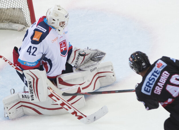 Na Konrád v slovenskej bráne nevyzreli ani hviezdy NHL. Na snímke Michael Grabner.