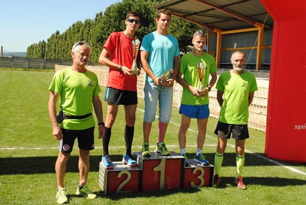 Víťazi – muži. Zľava M. Kormaník, M. Baloga, D. Jakubkovič.