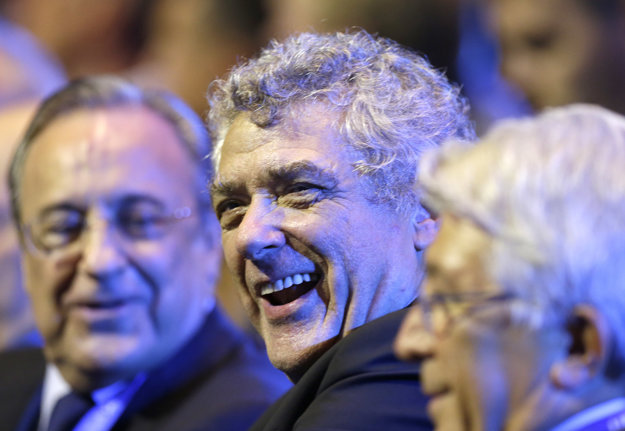 V utorok zastavil kampaň viceprezident a dočasne slúžiaci prezident UEFA Ángel María Villar.