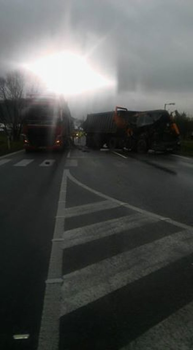 Nehoda v Ochodnici spôsobila kolóny. (zdroj: FB, MICHAELA HELDOVÁ)