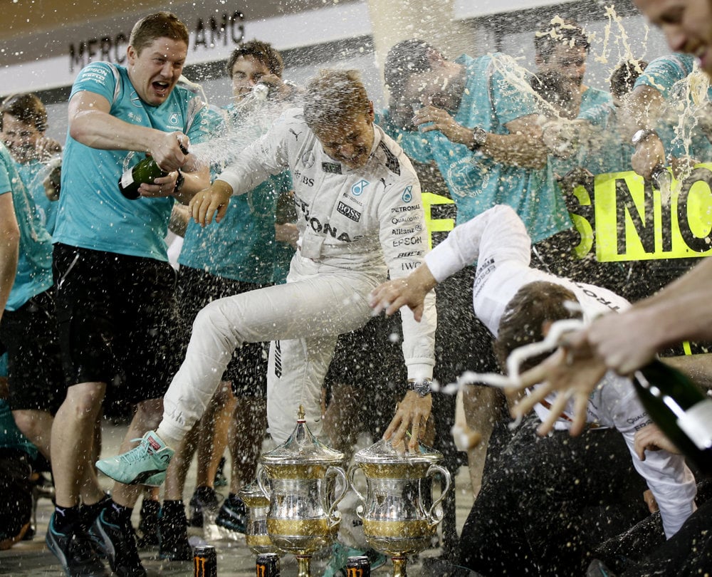 Aj v Bahrajne prišiel do cieľa ako prvý Nemec Nico Rosberg na Mercedese.