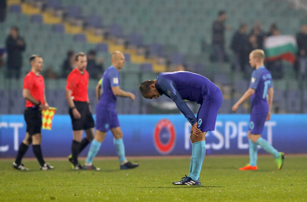 Reakcia holandských futbalistov po prehre v Bulharsku.