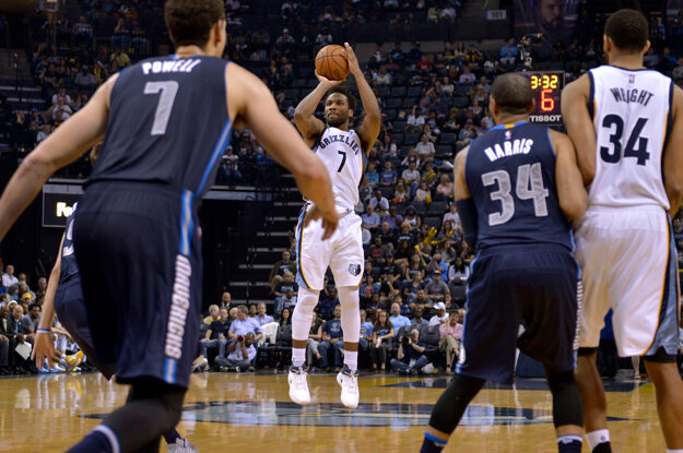 Wayne Selden a jeho pokus za tri body.
