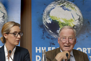 Lídri nemeckej Afd Alice Weidelová a Alexander Gauland. 