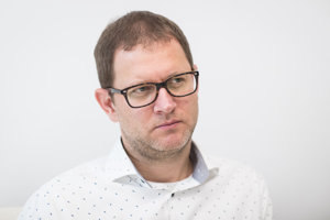 Direktor, špecialista na automobilový priemysel, PwC Peter Mrnka