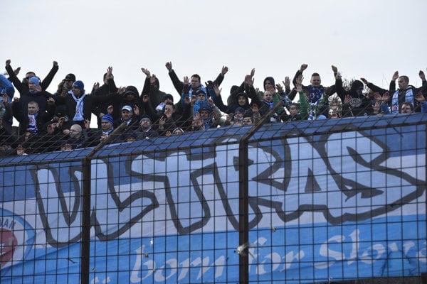 Fanúšikovia Ultras Slovana. 