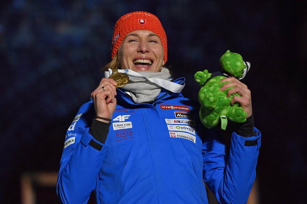 Anastasia Kuzminová získala zlato v šprinte na MS v biatlone 2019.