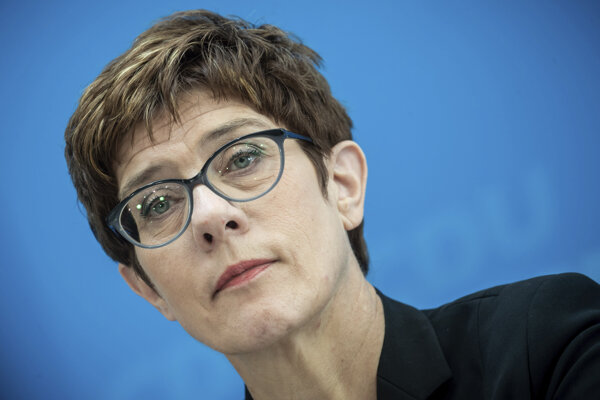 CDU pre pandémiu druhý raz odložila voľbu nového lídra strany