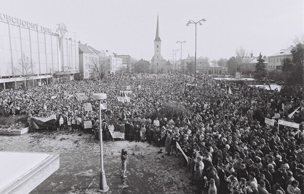 November 1989 v Nových Zámkoch